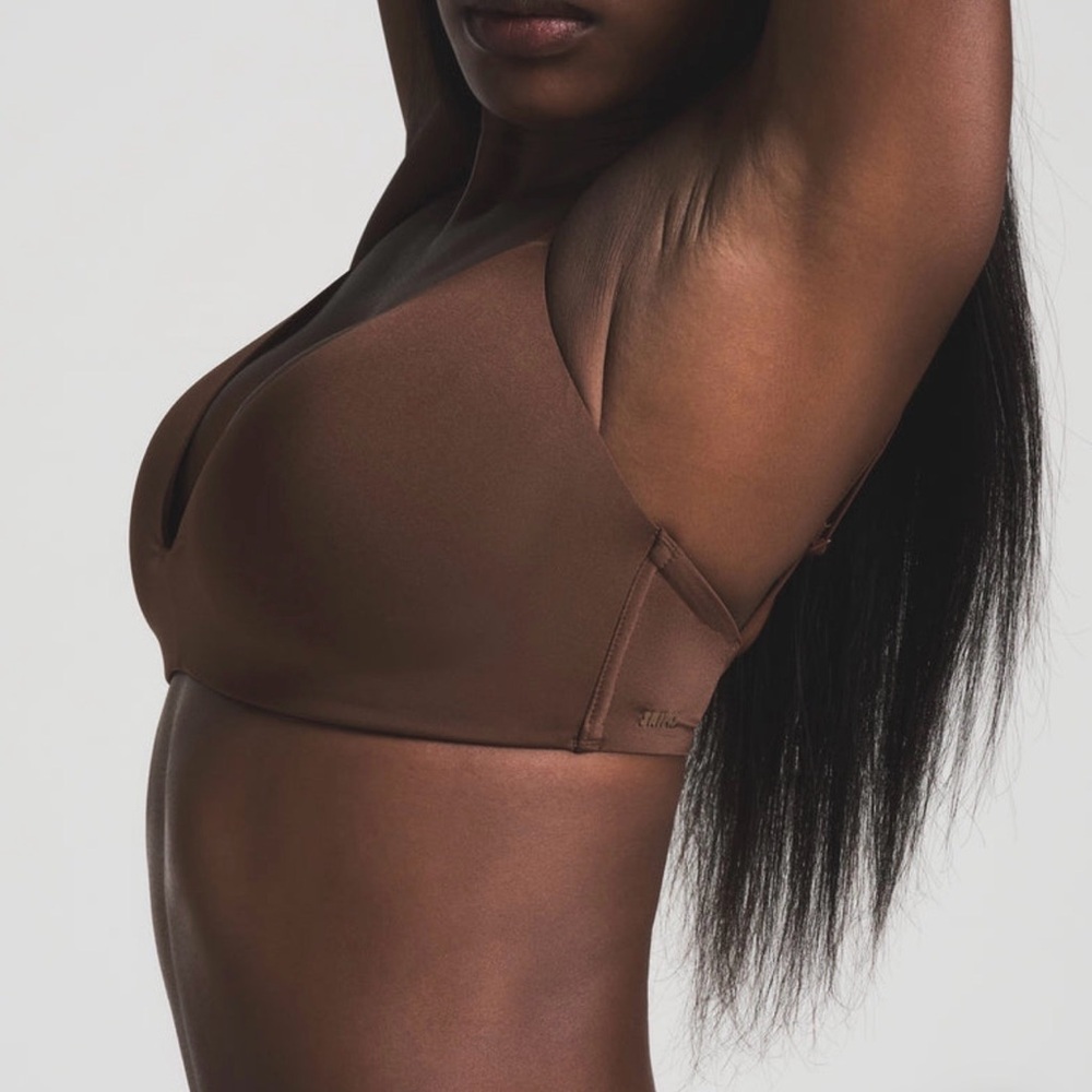SKIMS Wireless Form T-Shirt Bra - Cocoa -     Size 32D - Picture 3 of 6